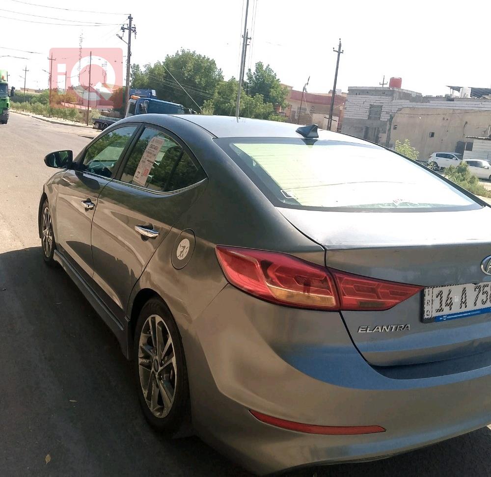 هیوندای ئەلەنترا